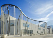 Conveyor belt mesh makes building cladding and balustrades elegance